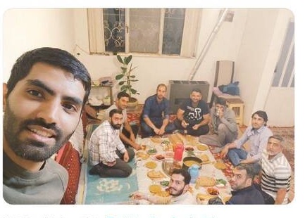 افطاری زیبا و بی پیرایه ستاره محجوب فوتبال ایران + عکس