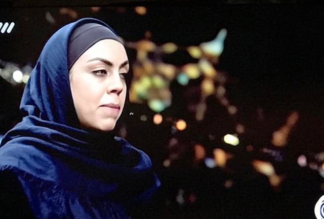  عکس یادگاری خواهران منصوریان در کنار نرگس کلباسی در پشت صحنه ماه عسل