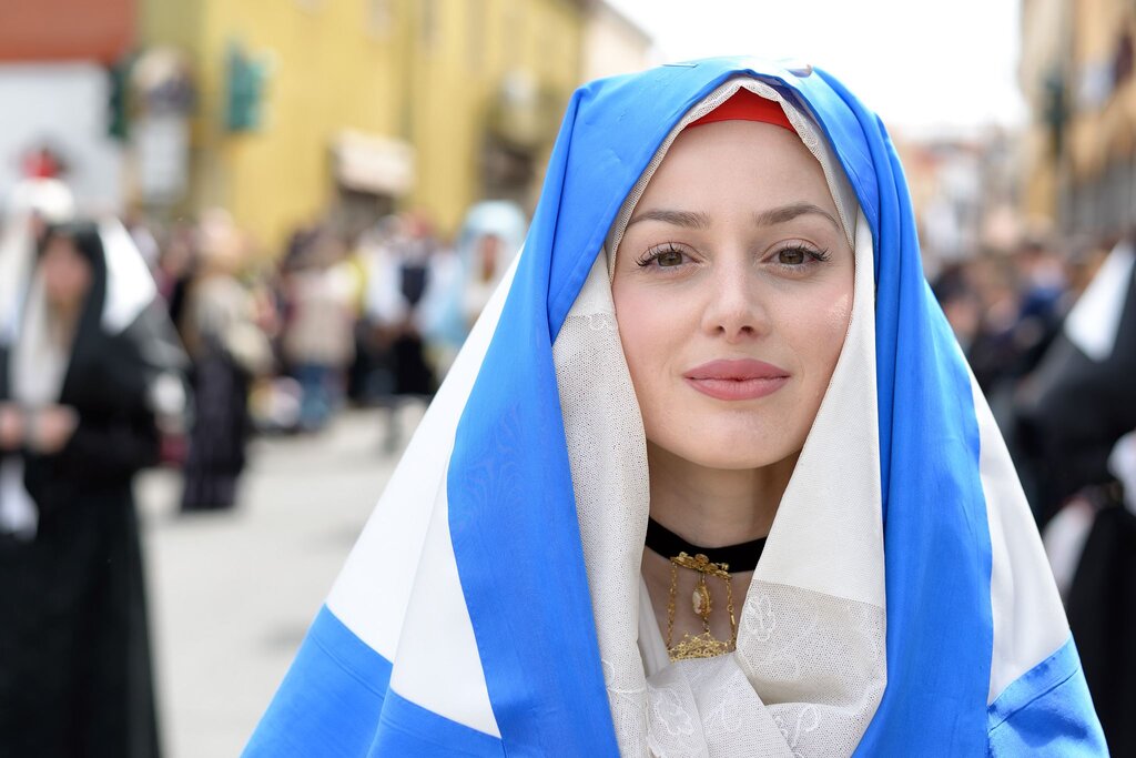 پوشش دیدنی زنان اروپایی + عکس