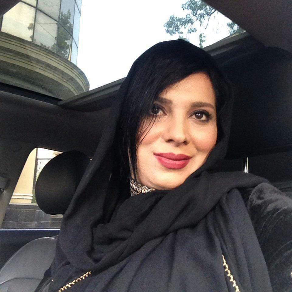 رفت و آمد بازیگر تلویزیون با مترو در تهران + عکس