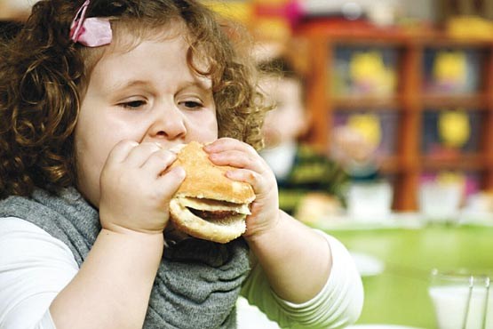 غذاهای چرب ریسک مشکلات روانی را در کودکان به همراه دارد