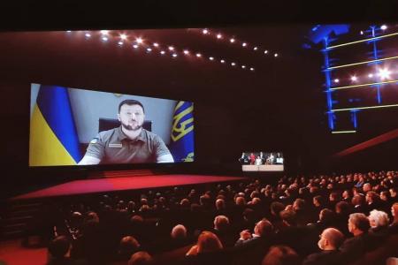 سخنرانی رئیس جمهور اوکراین در افتتاحیه جشنواره کن + عکس