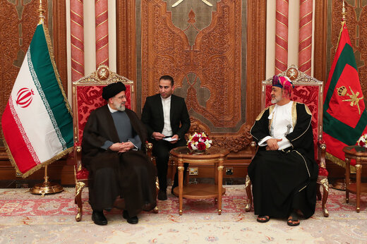 غش کردن گارد سلطنتی عمان در مراسم استقبال از آیت الله رئیسی + فیلم 