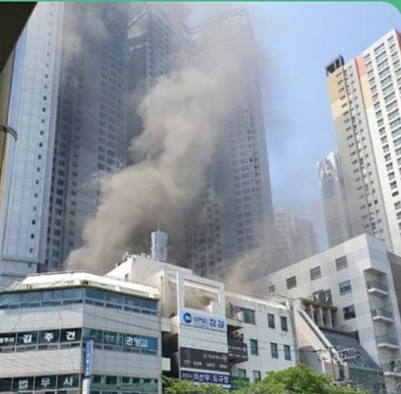 آتش‌سوزی مرگبار در ساختمان اداری کره جنوبی + عکس