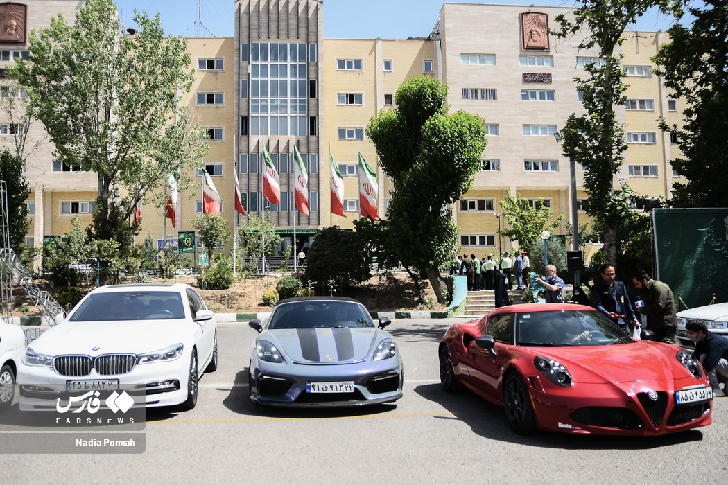 کشف خودروهای سوپر لاکچری از سارقان! + عکس