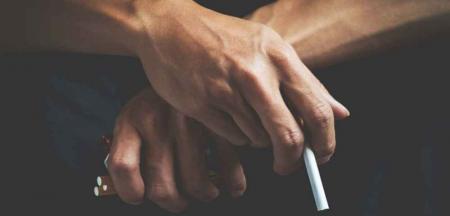 وقتی سیگار کشیدن استخوان ها را پوک می کند