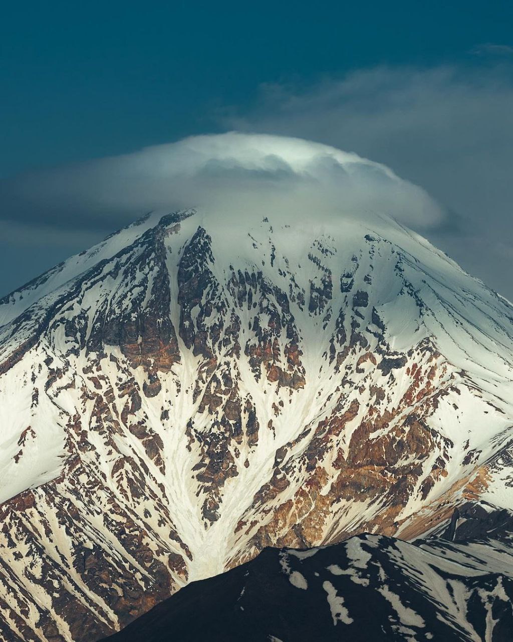 پرتره ای زیبا از قله دماوند + عکس