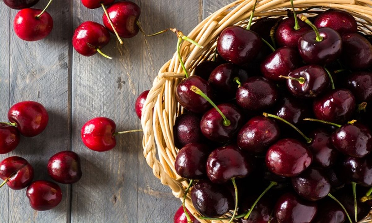  مصرف تصادفی کرم داخل میوه برای سلامتی خطرناک است؟