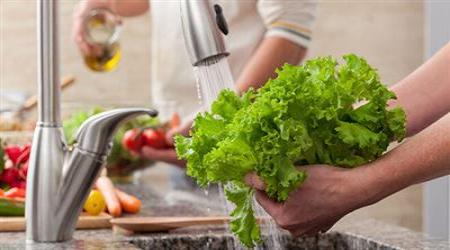 بهترین روش شستن میوه و سبزیجات