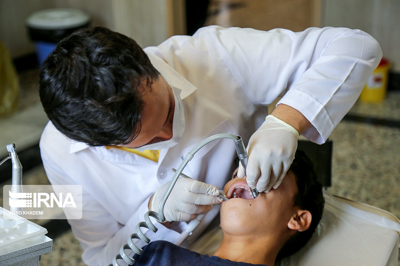 ارائه خدمات دندانپزشکی رایگان در مناطق محروم + عکس