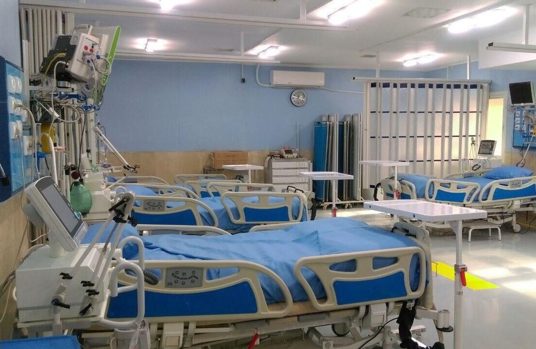 تخت های پزشکی با نامهای تجاری خاکباز و اکرامی استاندارد نیست