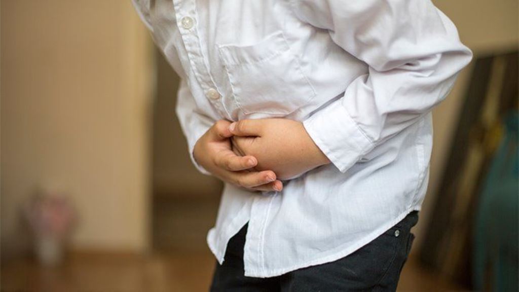 علائم اولیه اسپاسم روده بزرگ چیست+ چگونه درد آن را تسکین دهیم