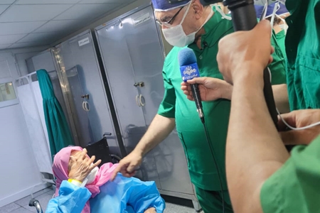 جراحی چشم مادربزرگ درگزینی توسط وزیر بهداشت