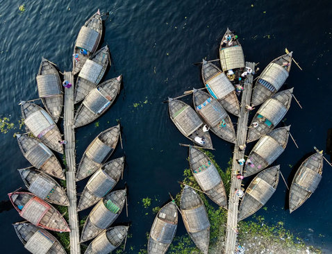 قایق های پهلو گرفته در بنگلادش + عکس