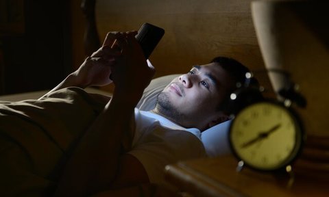 چرا باید گوشی همراه را در شب خاموش کنیم؟