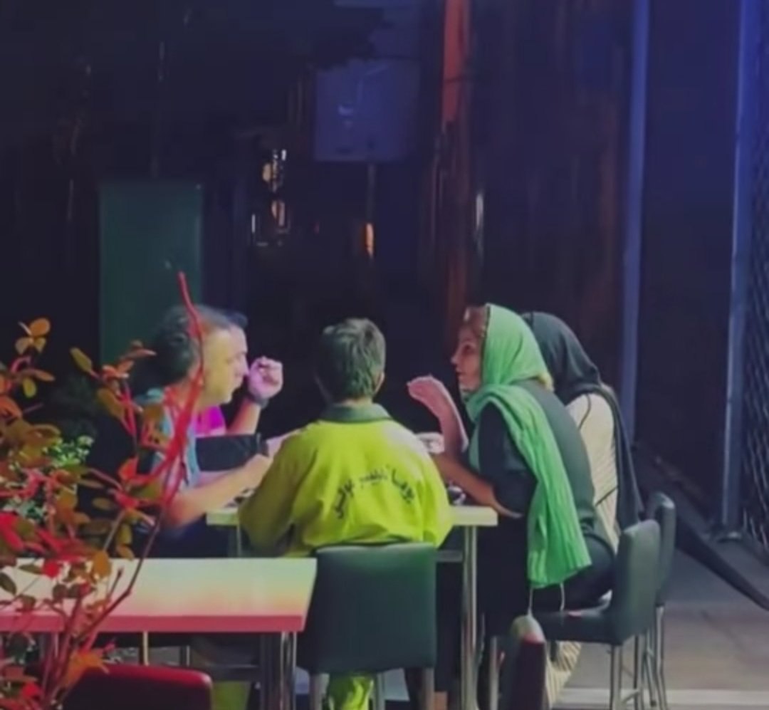 خانواده ای که برای شام، مامور شهرداری را هم دعوت کردند! + عکس