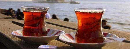 عوارض نوشیدن چای پس از غذا خوردن/اینفوگرافیک