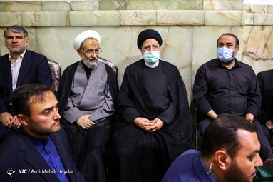 تصاویری از  مجلس ترحیم آیت الله ناصری در مسجد ارگ تهران با حضور مسئولین
