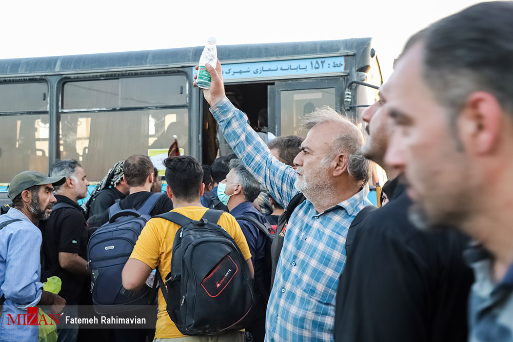 بازگشت زائران حسینی از مرز شلمچه + عکس