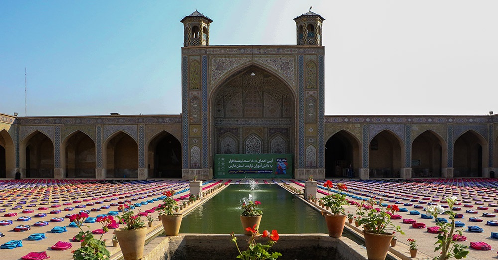  اهدای ۱۵ هزار بسته لوازم‌التحریر به دانش آموزان نیازمند + عکس