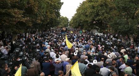 مردم همدان هتک حرمت قرآن کریم در اغتشاشات اخیر را محکوم کردند + عکس