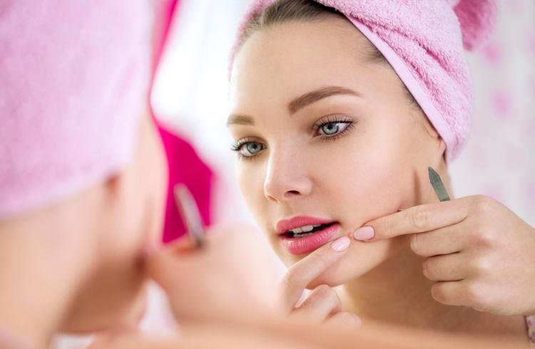 دلیل جوش های روی قسمت های مختلف صورت چیست؟