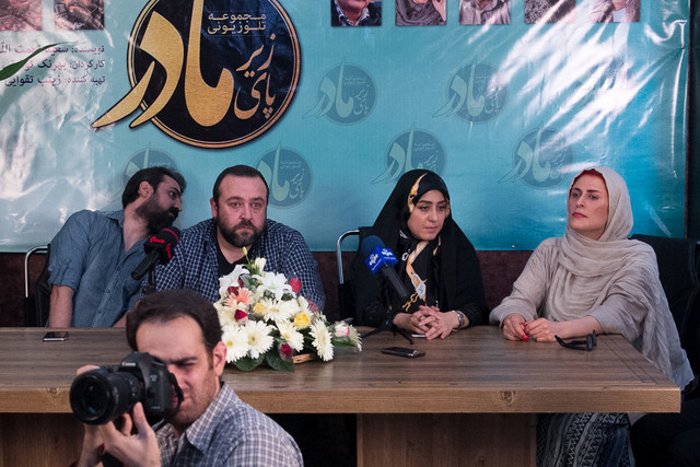 توهین خانم بازیگر به خبرنگار؛ آقای بی سواد انگار یک چیزی بالا انداختی+عکس