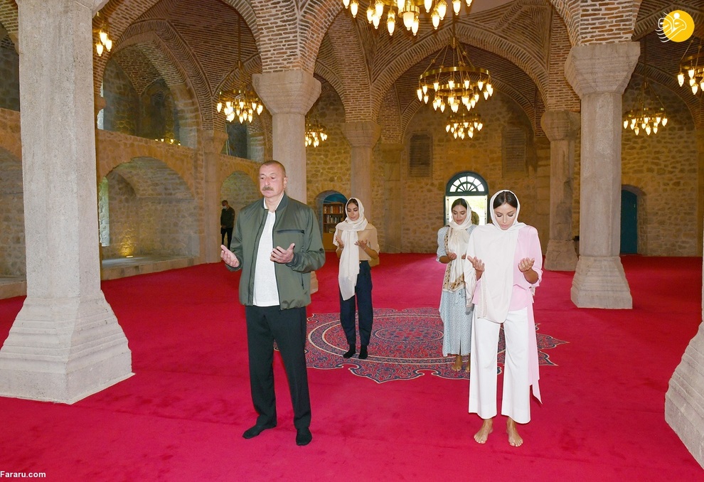 تصاویر الهام علی اف  به همراه خانواده اش در بازدید از مسجد تاریخی گوهریه یوخاری