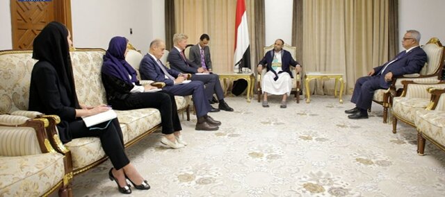 حجاب زنان همراه فرستاده سازمان ملل در دیدار با رئیس شورای عالی سیاسی یمن 
