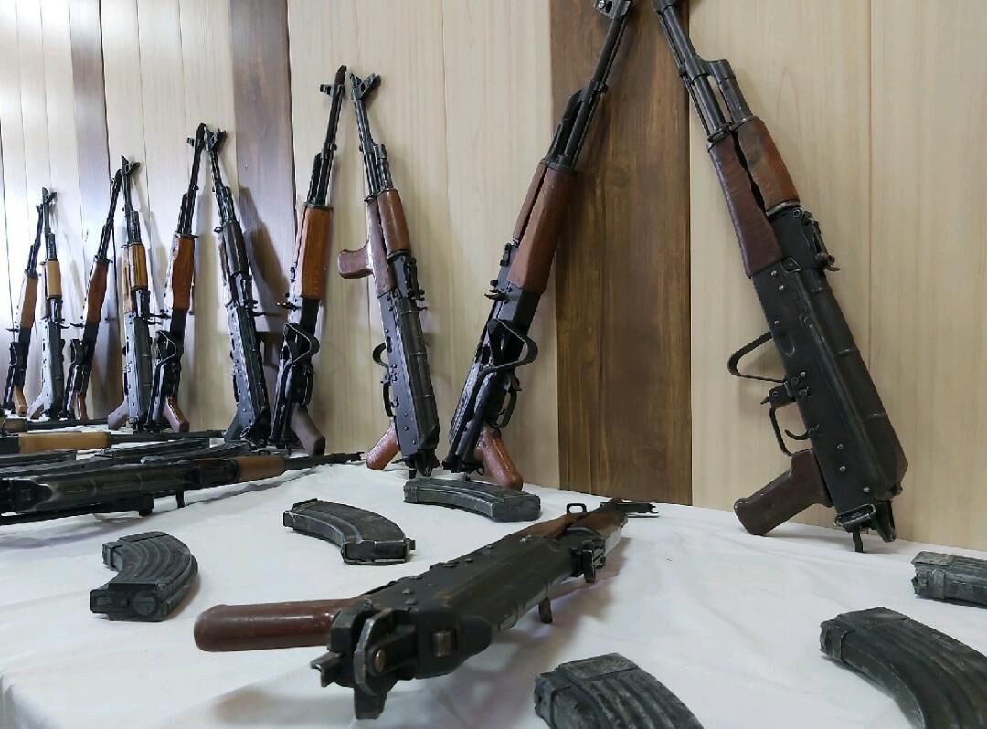 با  تلاش سربازان گمنام امام زمان (عج)  محموله سنگین سلاح و مهمات جنگی در سیستان و بلوچستان کشف شد +تصویر