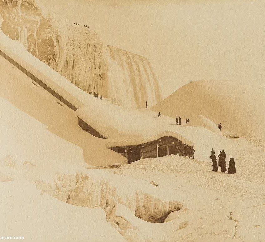 تصاویر دیدنی از آبشار یخ زده نیاگارا در سال ۱۸۸۵ + عکس