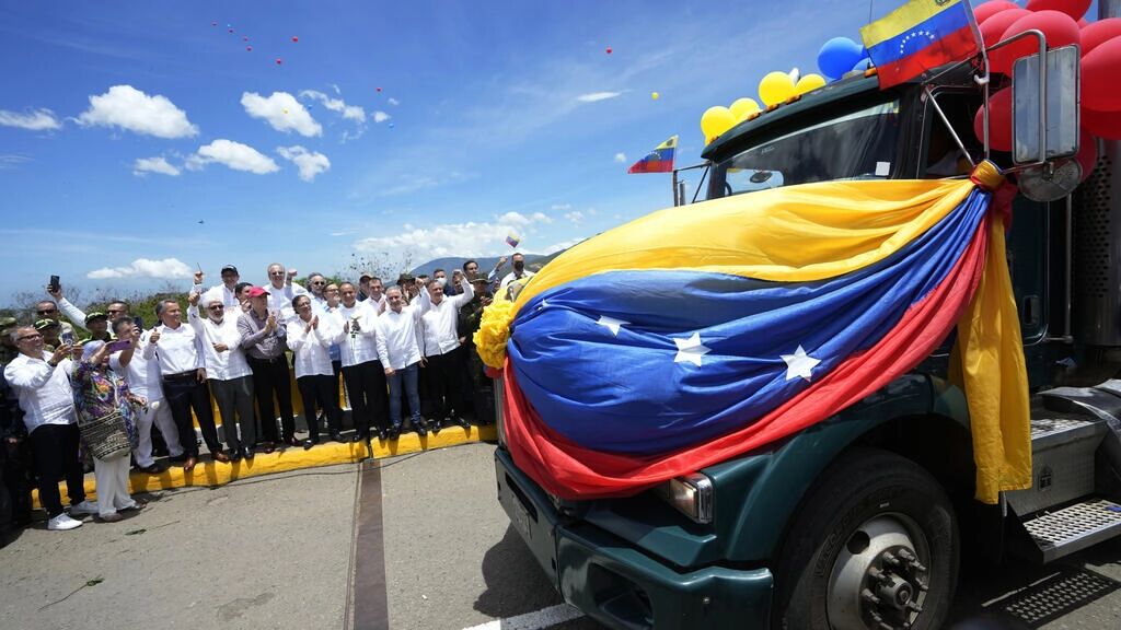 بازگشایی مرزهای کلمبیا و ونزوئلا پس از ۷ سال +تصویر