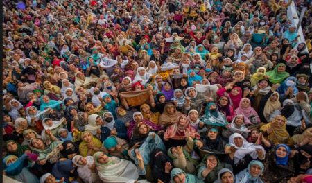 مراسم نمادین رونمایی از تار ریش منسوب به پیامبر اسلام (ص) + عکس