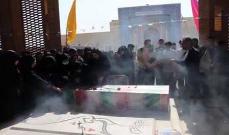تشییع پیکرشهید گمنام در دانشگاه علوم پزشکی قم+ عکس
