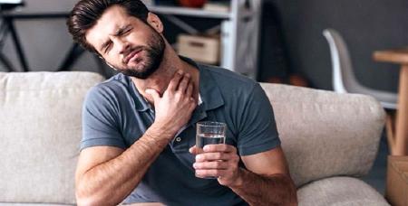 این علائم در گلو را جدی بگیرید، نشانه سرطان است
