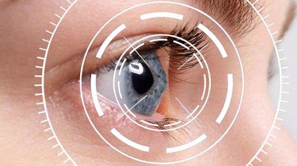 این موراد را در استفاده از لنز رعایت کنید تا قرنیه چشم تان سوراخ نشود
