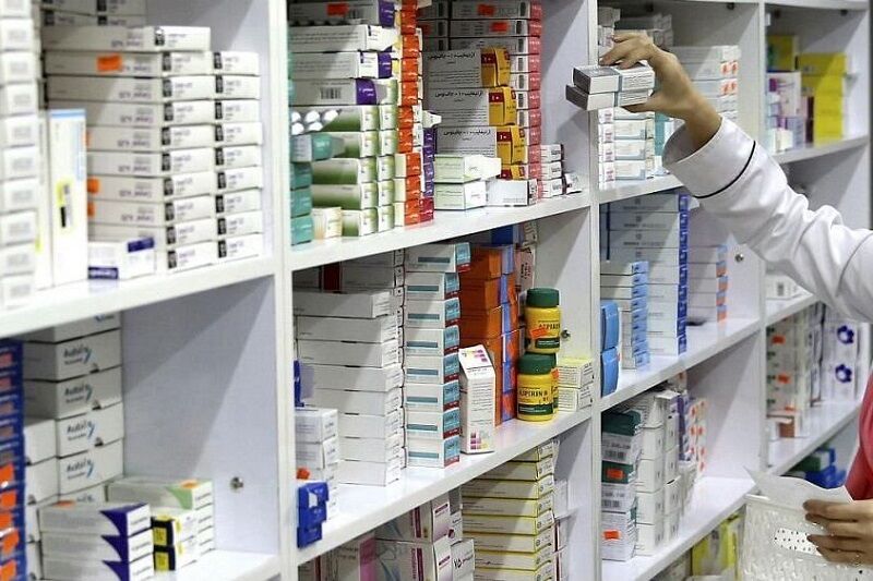 افشاگری وزیر بهداشت  از تخلف دو شرکت بزرگ داروساز در تولید آنتی‌بیوتیک 