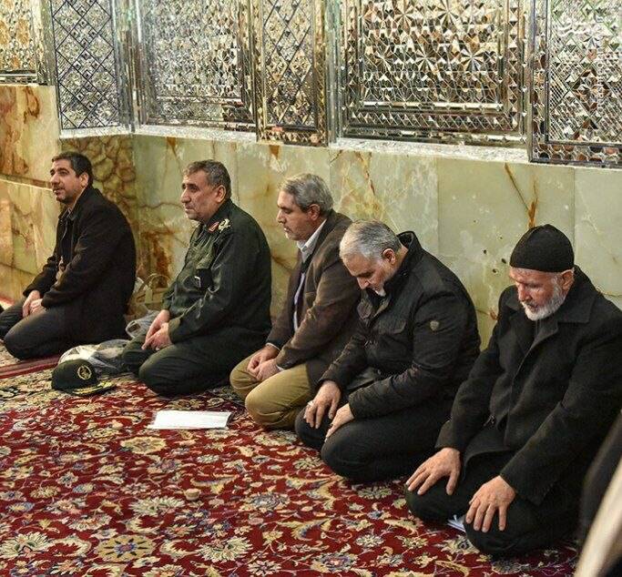 حاج قاسم در حرم مطهر شاهچراغ(ع) + عکس