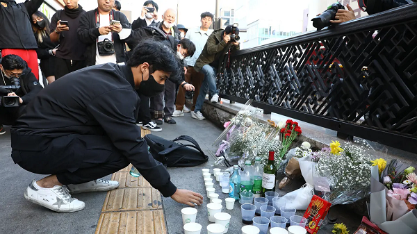 مراسم خاکسپاری کشته‌شدگان هالووین در سئول + تصاویر