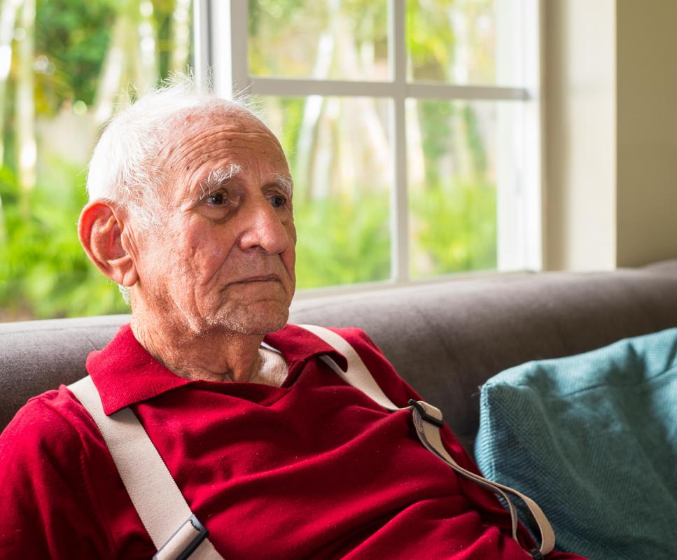 چگونه از افراد مسن مبتلا به زوال عقل در خانه مراقبت کنیم؟