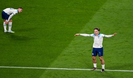 این گل انگلستان  به ایران به  بیماری خاص فلج مغزی تقدیم شد