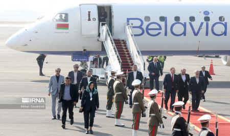 هواپیمای  نخست وزیر بلاروس در تهران به زمین نشست +تصویر