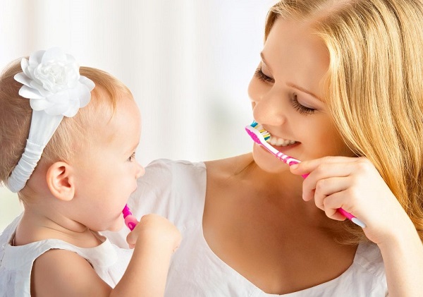 اگر با مسواک برقی دندان‌های خود را تمیز می‌کنید، این موارد را باید بدانید