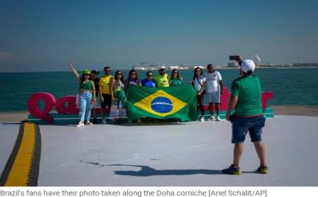 طرفداران تیم ملی برزیل در ساحل دوحه قطر +عکس