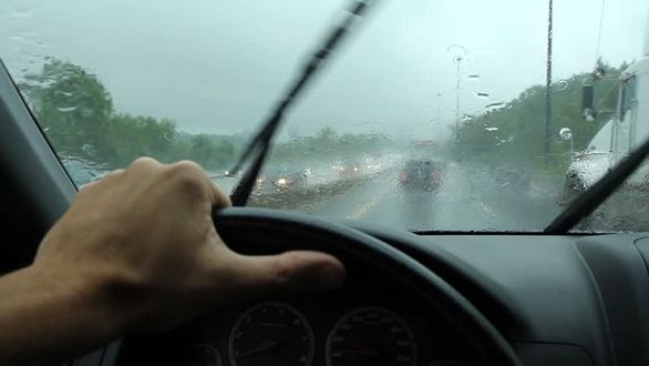 اینفوگرافیک| نکات مهم برای رانندگی در روزهای بارانی