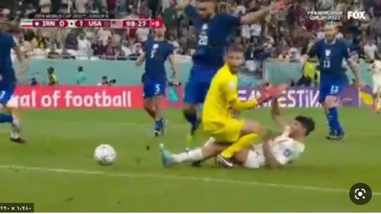 تصویری از ضربه طارمی در دقیقه 98  که آه از نهاد همه بر آمد 