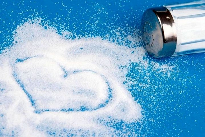 مصرف زیاد نمک چه بلایی سرتان می آورد؟
