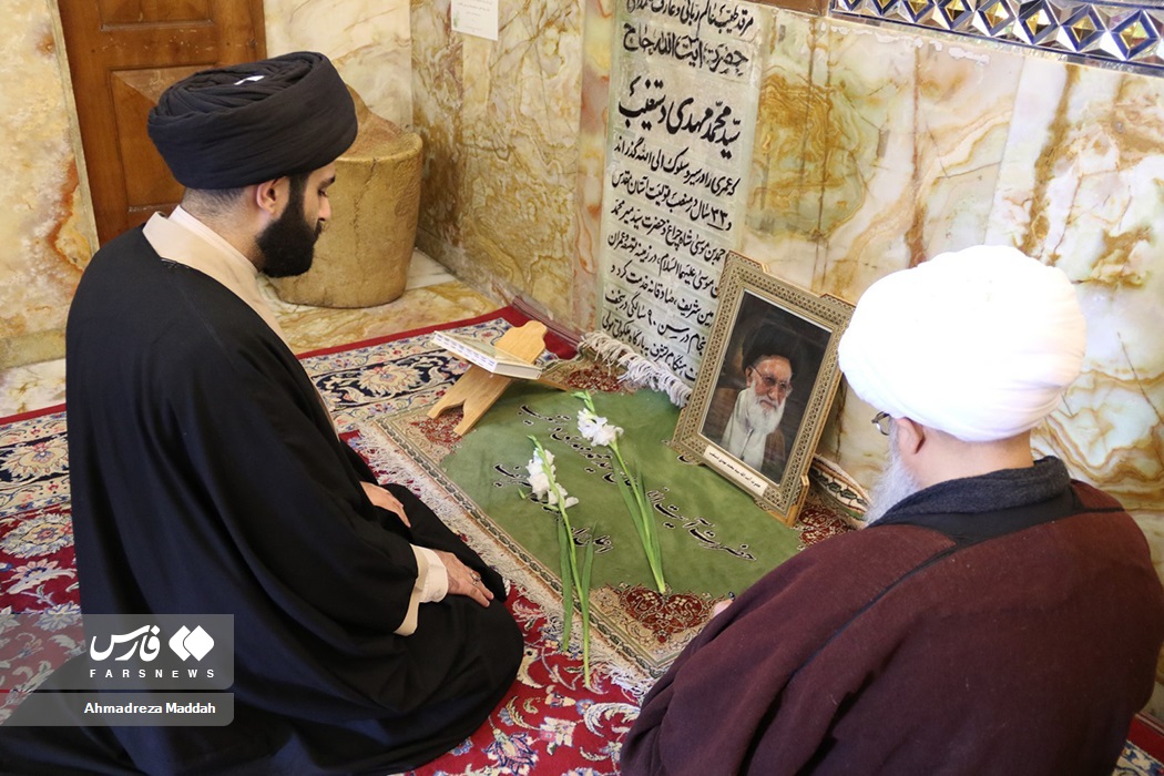  گلباران مزار شهید آیت‌الله دستغیب  (ره) + عکس