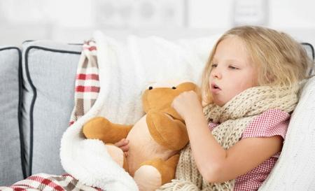 روش های خارج کردن خلط از گلوی کودکان