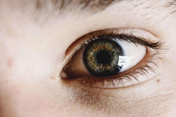 از پوست اطراف چشم چگونه محافظت کنیم؟